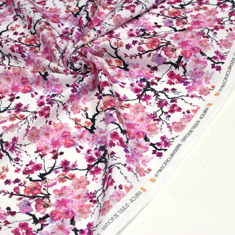 Tissu cotonnade SAKURA ROSE : jardin japonais aux fleurs de cerisier roses & fuchsia - tissuspipi.com
