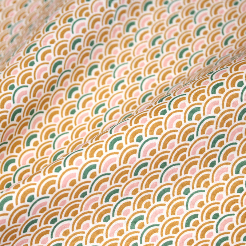 Tissu cotonnade motif japonais SEIGAIHA aux tons ocres et verts - OEKO - TEX - tissuspipi.com