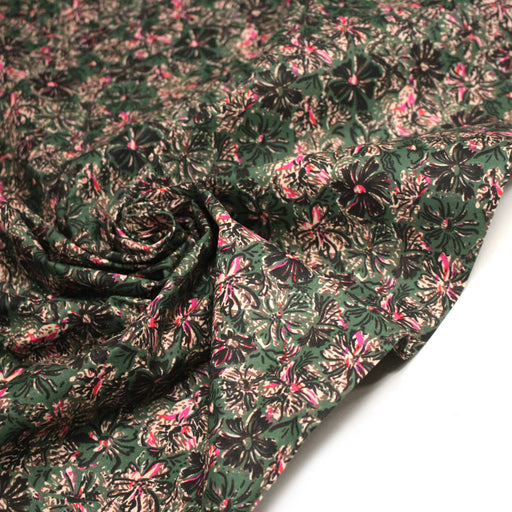 Tissu cotonnade ESTORIL fleuri vert aux touches noires, fuchsia et écrues - STANDARD 100 OEKO - TEX - tissuspipi.com