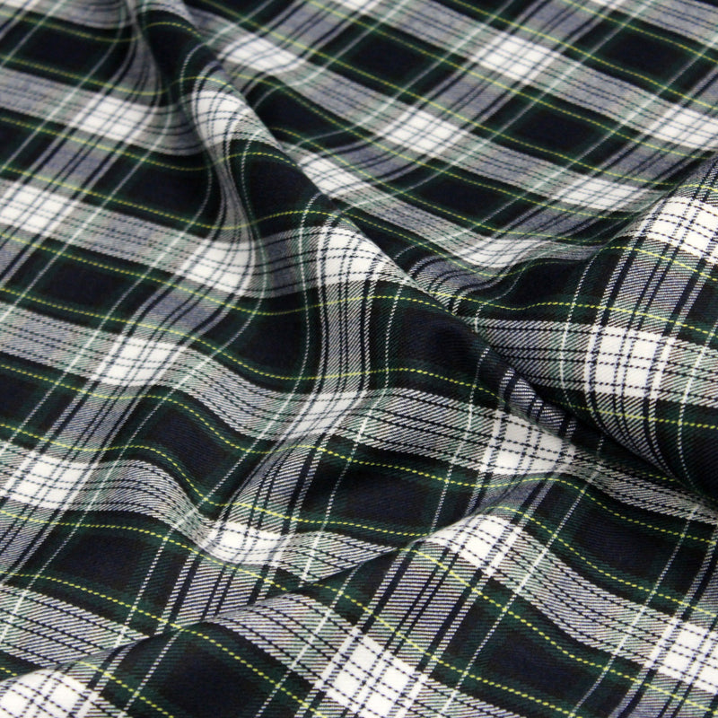 Tissu habillement Tartan carreaux motif traditionnel bleu marine, vert et blanc - OEKO - TEX® - tissuspipi.com