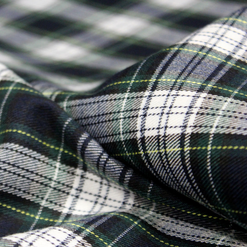 Tissu habillement Tartan carreaux motif traditionnel bleu marine, vert et blanc - OEKO - TEX® - tissuspipi.com