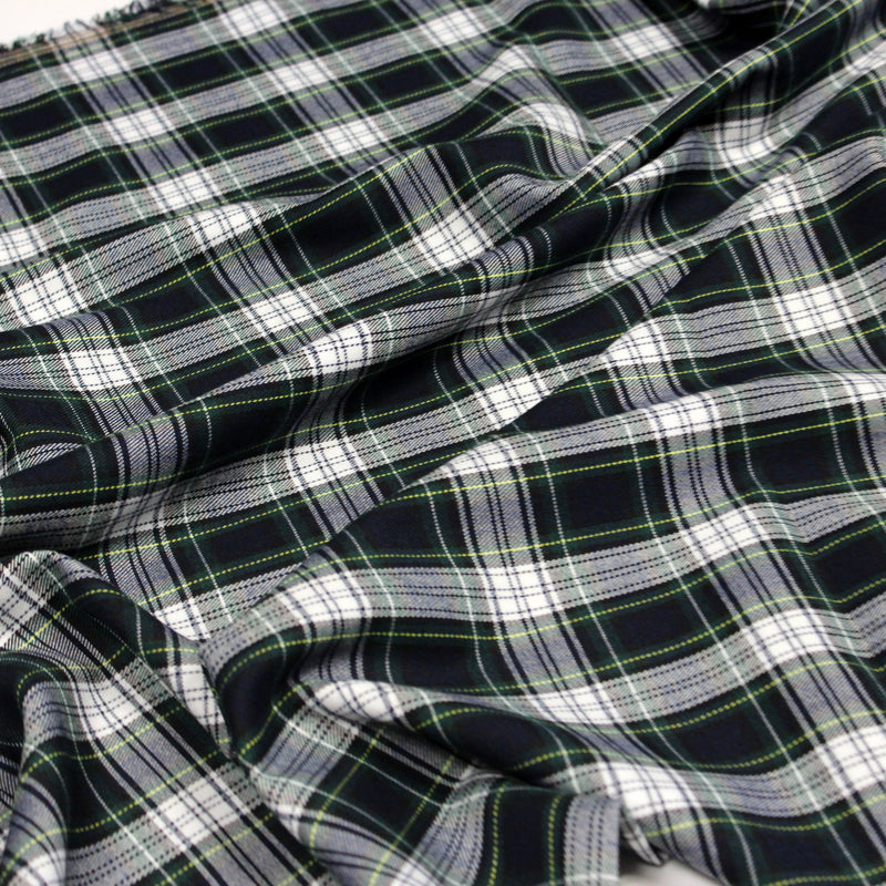 Tissu habillement Tartan carreaux motif traditionnel bleu marine, vert et blanc - OEKO - TEX® - tissuspipi.com