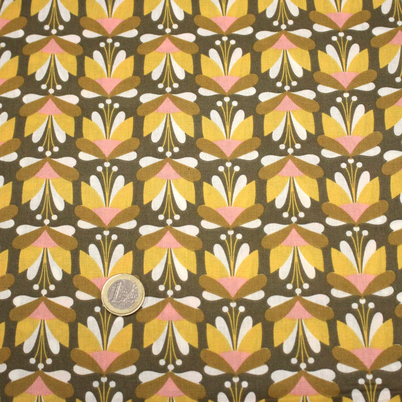 Tissu cotonnade SEVENTIES fleurs géométriques, jaune & rose fond kaki - STANDARD 100 OEKO - TEX - tissuspipi.com