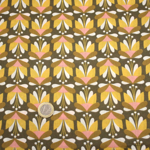 Tissu cotonnade SEVENTIES fleurs géométriques, jaune & rose fond kaki - STANDARD 100 OEKO - TEX - tissuspipi.com