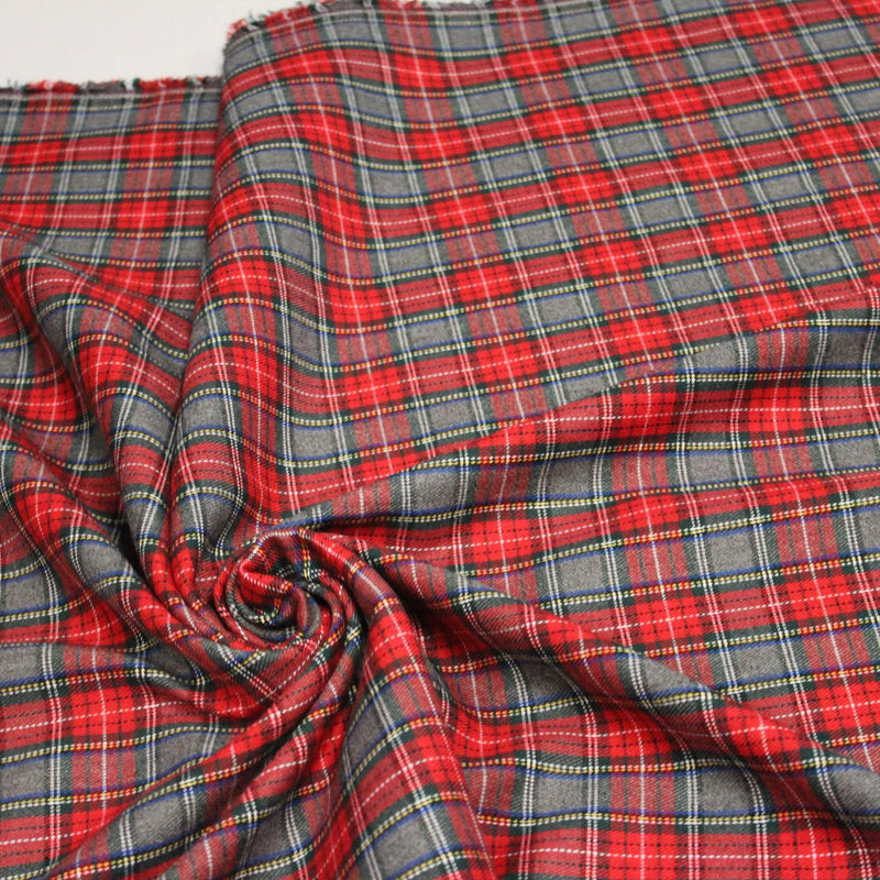 Tissu habillement Tartan carreaux motif traditionnel rouge, vert et gris - OEKO - TEX® - tissuspipi.com