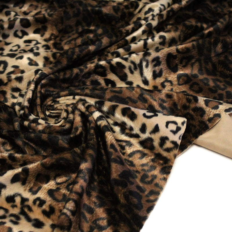 Tissu Velours imprimé motif LEOPARD aux couleurs fauves - tissuspipi.com