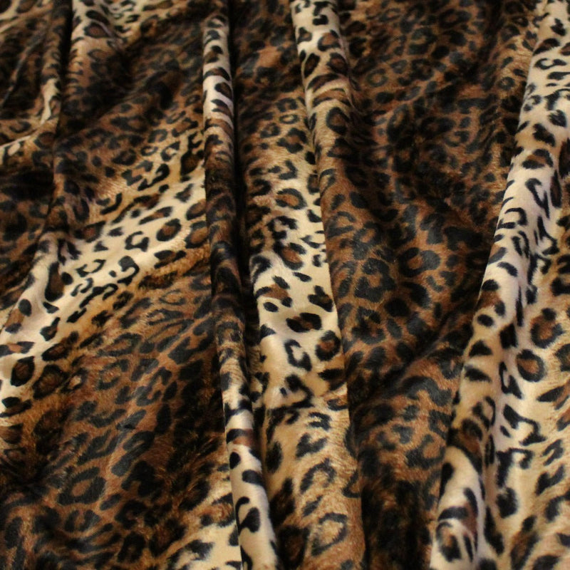 Tissu Velours imprimé motif LEOPARD aux couleurs fauves - tissuspipi.com