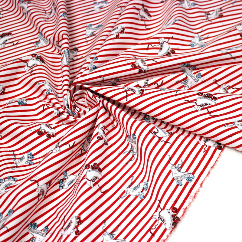 Tissu popeline coton, roller quad / patins à roulette & rayures blanches et rouges - tissuspipi.com
