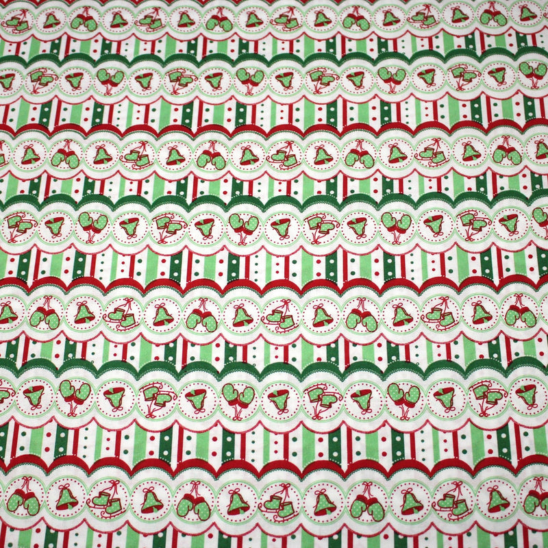 Tissu de Noël cotonnade blanc rouge vert aux cloches, gants et patins à glace sur fond rayé - tissuspipi.com