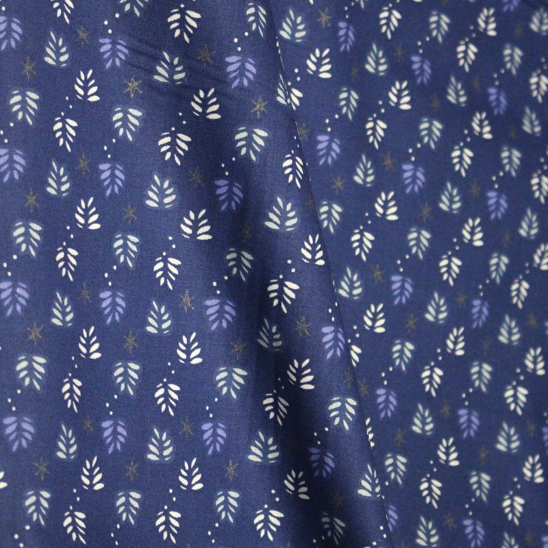 Tissu de Noël cotonnade bleu aux sapins blancs & blancs, étoiles grises - STANDARD 100 OEKO - TEX - tissuspipi.com