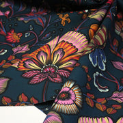 Tissu demi natté INDIENNES fleuri 100% coton, fond bleu pétrole - Collection Thevenon - tissuspipi.com