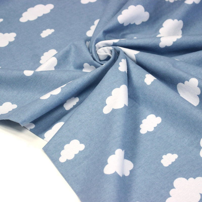 Tissu flanelle coton gratté bleu aux nuages blancs, collection enfant, parfait pour pyjamas & draps - STANDARD 100 OEKO - TEX - tissuspipi.com