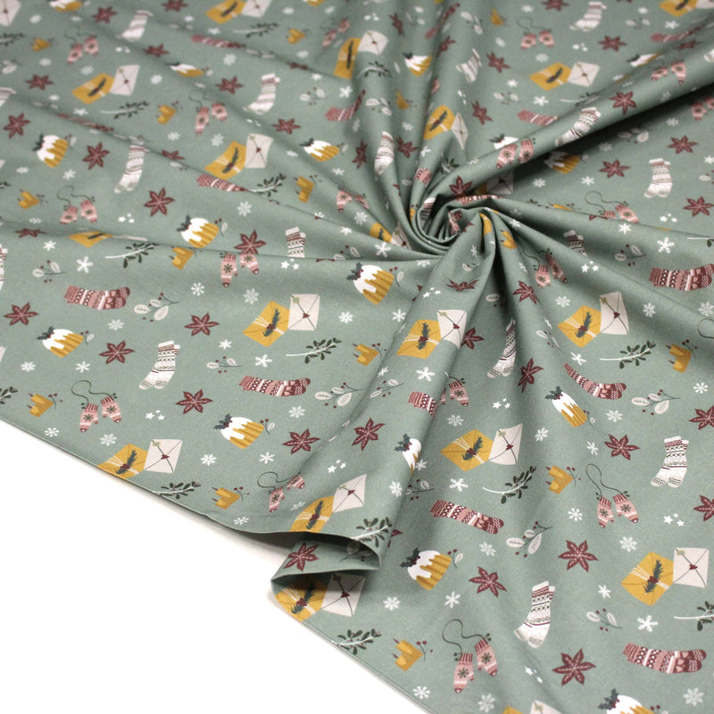 Tissu de Noël, cotonnade vert aux objets de Noël moutarde et bordeaux - STANDARD 100 OEKO - TEX - tissuspipi.com