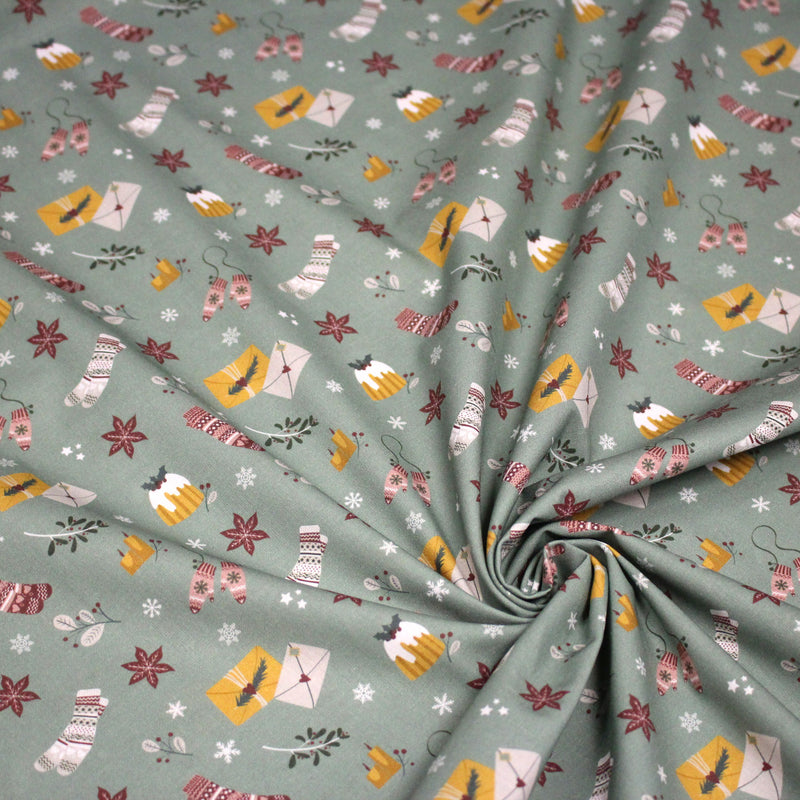 Tissu de Noël, cotonnade vert aux objets de Noël moutarde et bordeaux - STANDARD 100 OEKO - TEX - tissuspipi.com