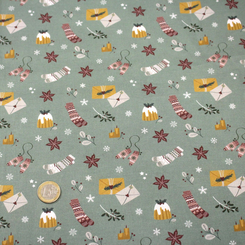 Tissu de Noël, cotonnade vert aux objets de Noël moutarde et bordeaux - STANDARD 100 OEKO - TEX - tissuspipi.com
