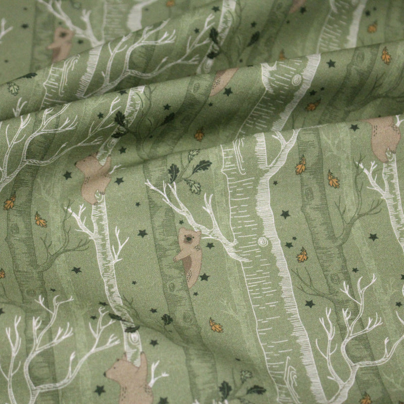 Tissu cotonnade vert aux ours dans les arbres, collection AUTOMNE - STANDARD 100 OEKO - TEX - tissuspipi.com