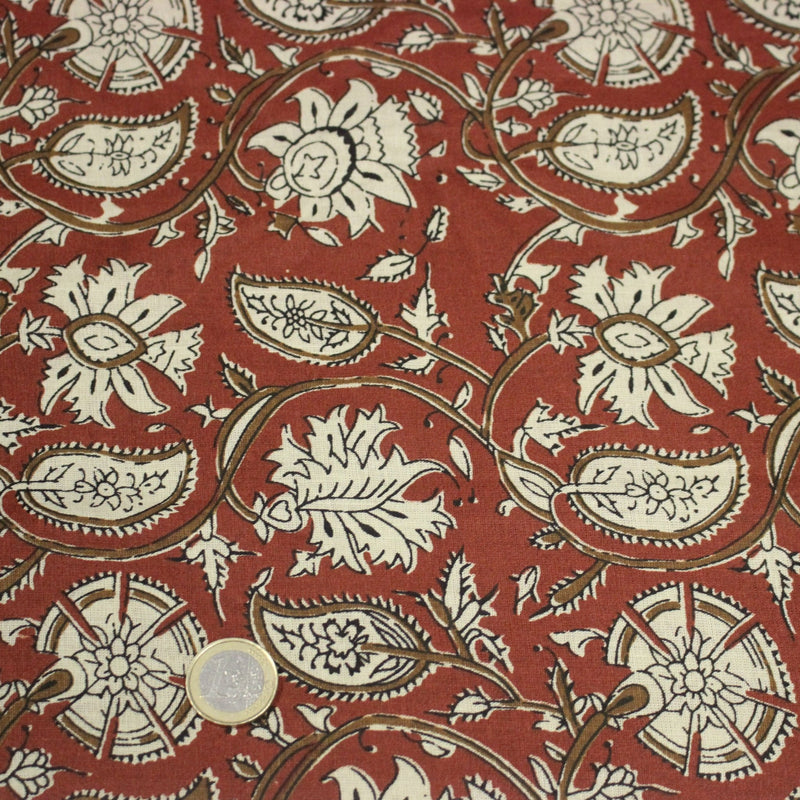 Tissu coton fin imprimé INDIENNES rouge aux fleurs traditionnelles indiennes ocres et écrues - tissuspipi.com