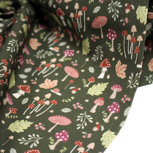 Tissu cotonnade, vert anglais aux champignons et feuilles multicolores, collection AUTOMNE - STANDARD 100 OEKO - TEX - tissuspipi.com