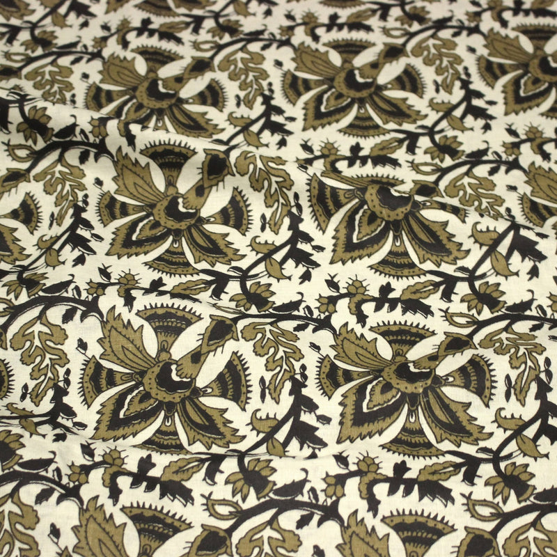Tissu coton fin imprimé INDIENNE écru aux fleurs traditionnelles indiennes ocres et noires - tissuspipi.com