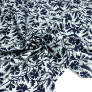 Tissu coton fin imprimé INDIENNE bleu ciel aux fleurs traditionnelles indiennes bleu Prusse - tissuspipi.com