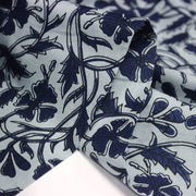 Tissu coton fin imprimé INDIENNE bleu ciel aux fleurs traditionnelles indiennes bleu Prusse - tissuspipi.com