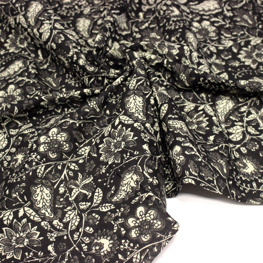 Tissu coton fin imprimé INDIENNES noir aux fleurs traditionnelles indiennes noires et écrues - tissuspipi.com