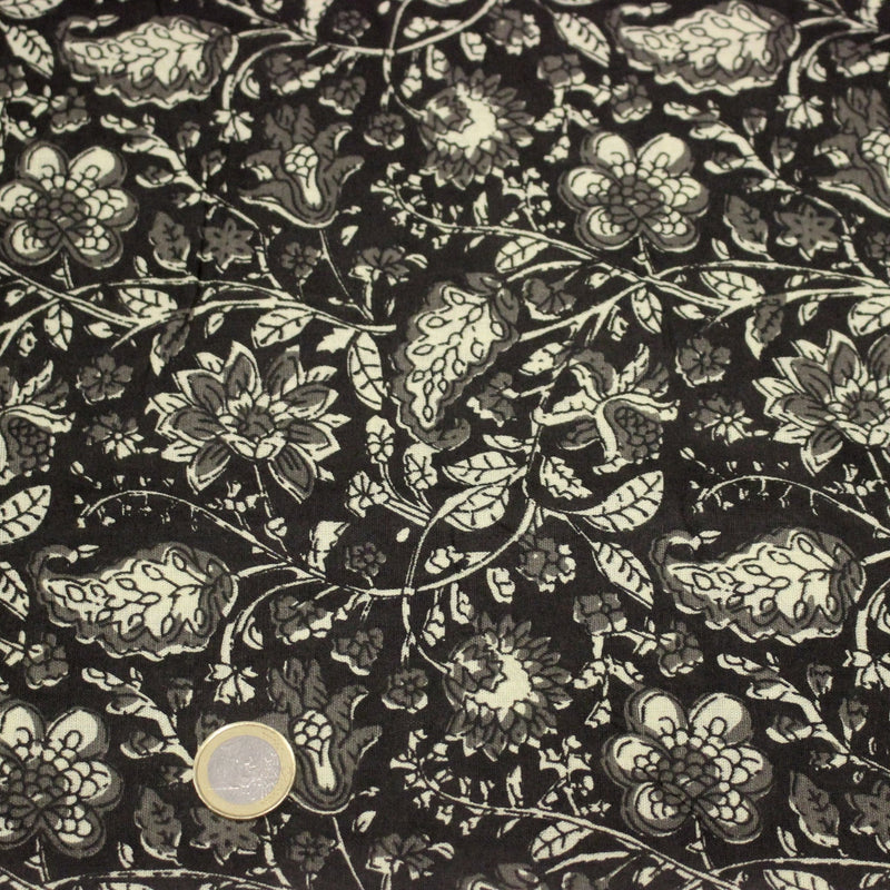 Tissu coton fin imprimé INDIENNES noir aux fleurs traditionnelles indiennes noires et écrues - tissuspipi.com