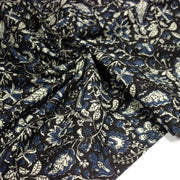 Tissu coton fin imprimé INDIENNES noir aux fleurs traditionnelles indiennes écrues et bleu Prusse - tissuspipi.com