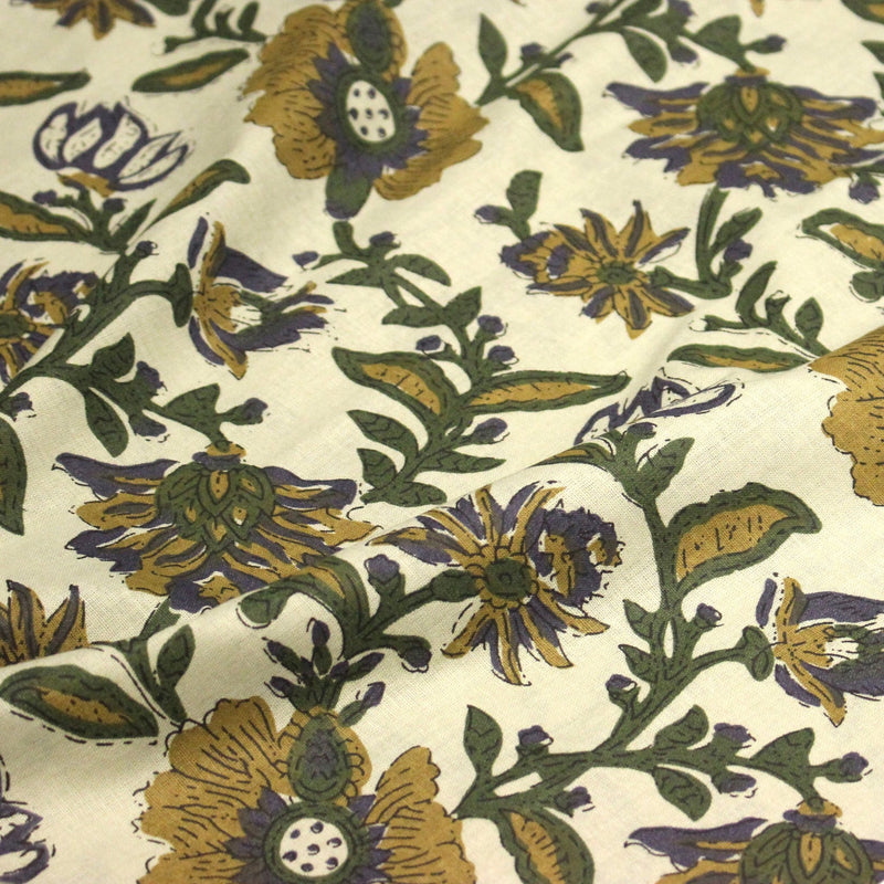 Tissu coton fin imprimé INDIENNES écru aux fleurs indiennes vertes jaunes et bleues - tissuspipi.com
