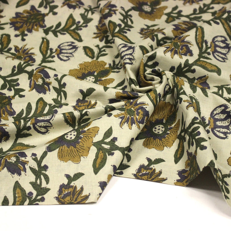 Tissu coton fin imprimé INDIENNES écru aux fleurs indiennes vertes jaunes et bleues - tissuspipi.com
