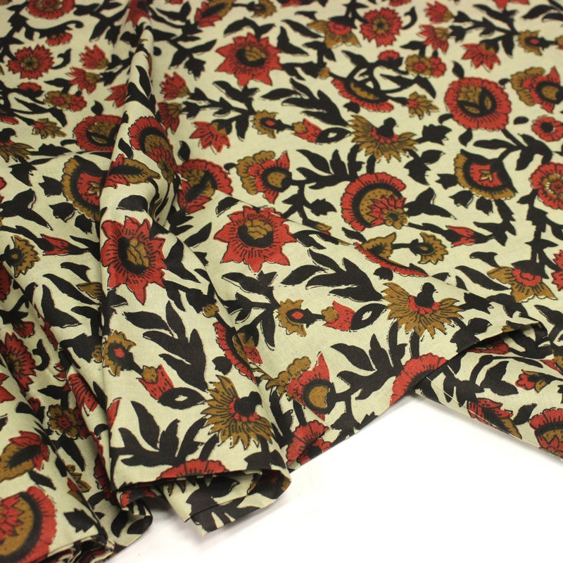 Tissu coton fin imprimé INDIENNES écru aux fleurs indiennes ocres rouges et noires - tissuspipi.com