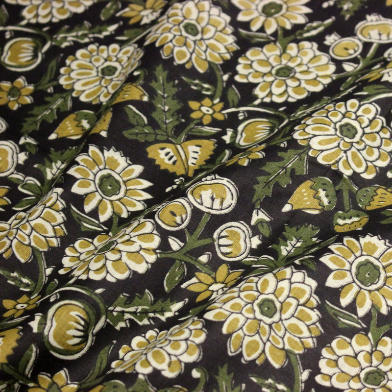Tissu coton fin imprimé INDIENNES noir aux fleurs indiennes jaunes écrues et vertes - tissuspipi.com