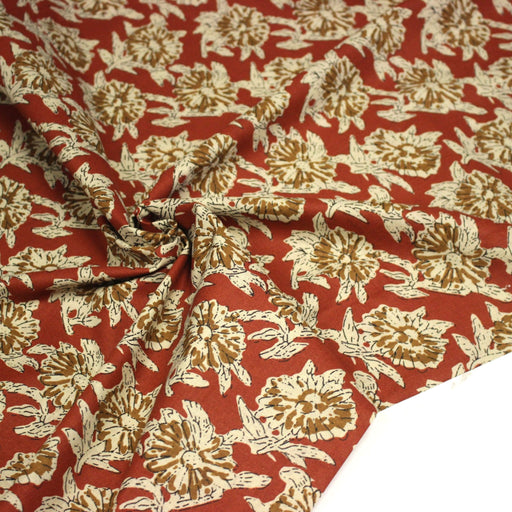 Tissu coton fin imprimé INDIENNES rouge rouille aux fleurs écrues et ocres - tissuspipi.com