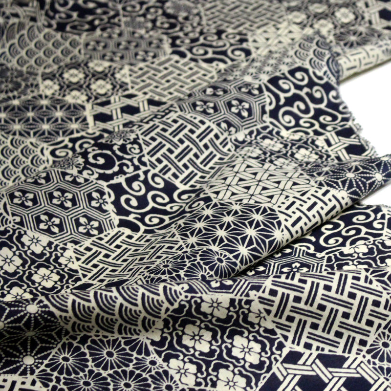 Tissu coton fin, Motifs japonais Asanoha, Seigaiha et Kikkō écru & indigo - STANDARD 100 OEKO - TEX - tissuspipi.com