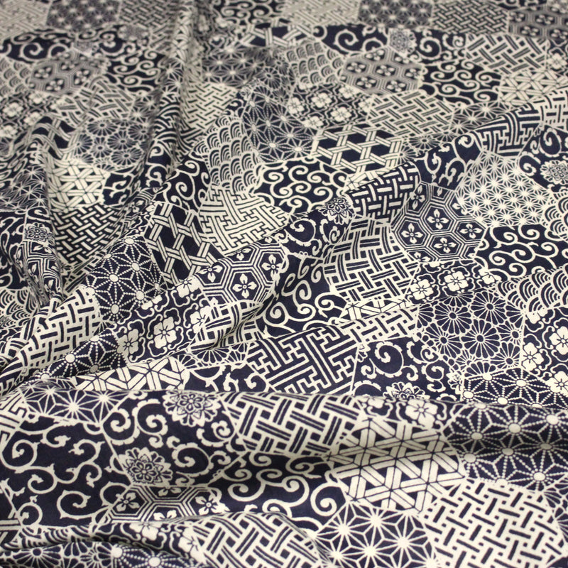 Tissu coton fin, Motifs japonais Asanoha, Seigaiha et Kikkō écru & indigo - STANDARD 100 OEKO - TEX - tissuspipi.com