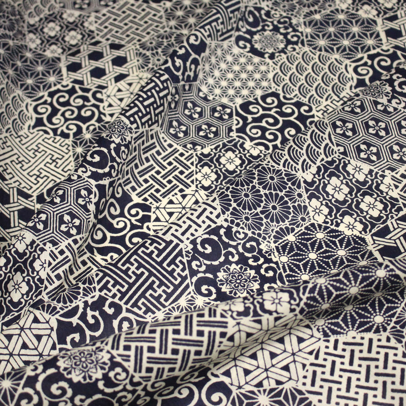Tissu coton fin, Motifs japonais Asanoha, Seigaiha et Kikkō écru & indigo - STANDARD 100 OEKO - TEX - tissuspipi.com