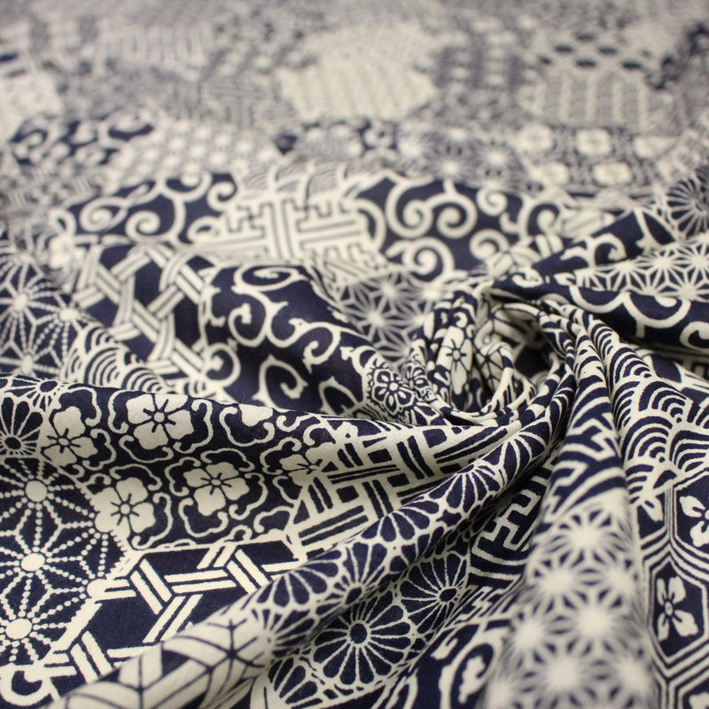 Tissu coton fin, Motifs japonais Asanoha, Seigaiha et Kikkō écru & indigo - STANDARD 100 OEKO - TEX - tissuspipi.com