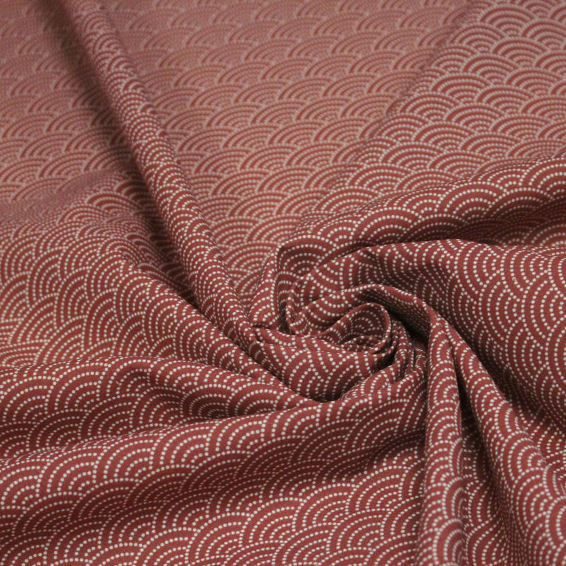 Tissu cotonnade motif japonais SEIGAIHA & POIS, écru fond rouge - tissuspipi.com