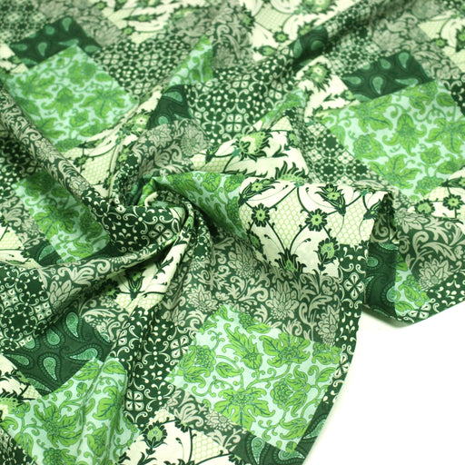 Tissu coton fin imprimé INDIENNES, patchwork vert de motifs floraux et arabesques- STANDARD 100 OEKO-TEX - tissuspipi.com