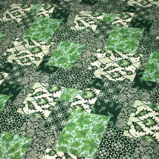 Tissu coton fin imprimé INDIENNES, patchwork vert de motifs floraux et arabesques- STANDARD 100 OEKO-TEX - tissuspipi.com