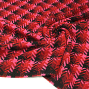 Tissu lainage grand motif pied de coq aux tons roses & noirs - Fabrication italienne - tissuspipi.com