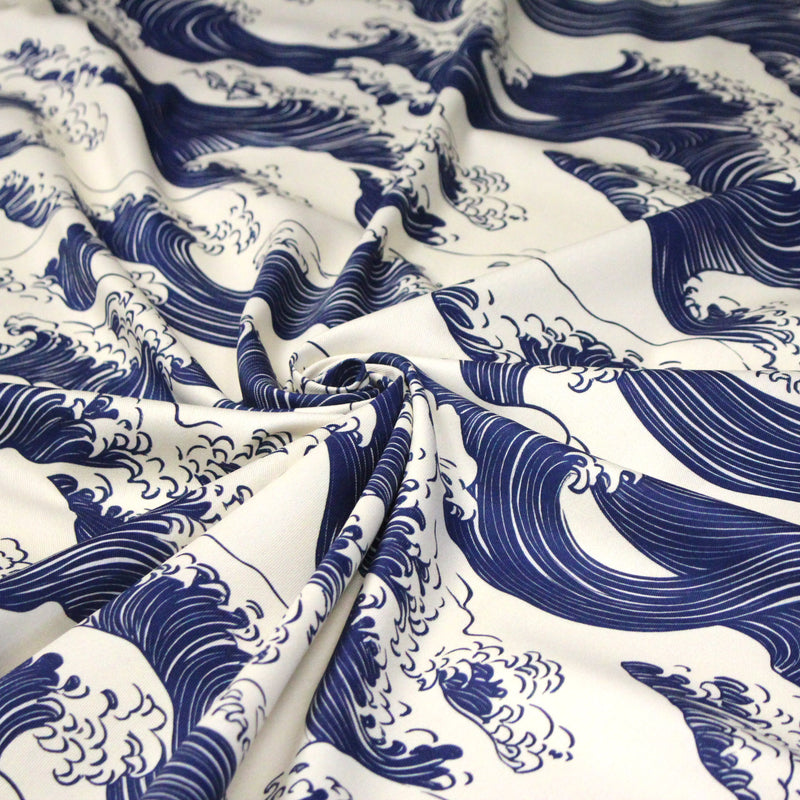 Tissu gabardine coton imprimée HOKUSAI Vagues japonaises bleues & blanc cassé - OEKO - TEX - tissuspipi.com
