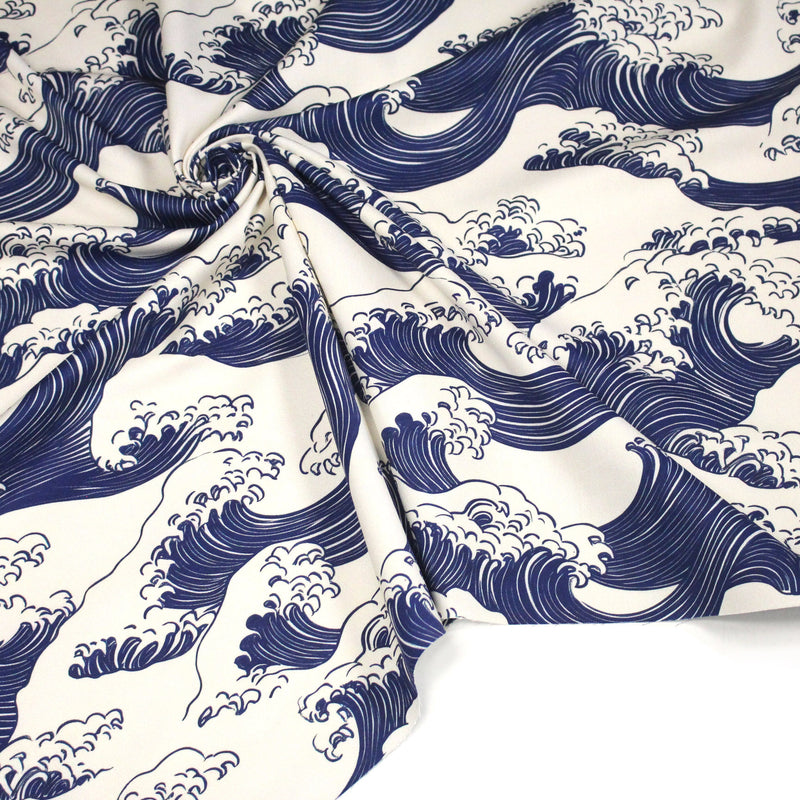 Tissu gabardine coton imprimée HOKUSAI Vagues japonaises bleues & blanc cassé - OEKO - TEX - tissuspipi.com