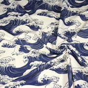 Tissu gabardine coton imprimée HOKUSAI Vagues japonaises bleues & blanc cassé - OEKO - TEX - tissuspipi.com