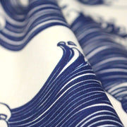 Tissu gabardine coton imprimée HOKUSAI Vagues japonaises bleues & blanc cassé - OEKO - TEX - tissuspipi.com