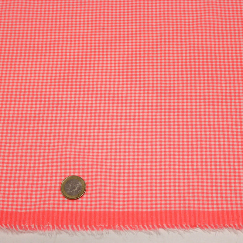 Tissu seersucker coton Vichy 2mm : ROSE FLUO ! - STANDARD 100 OEKO-TEX - tissuspipi.com