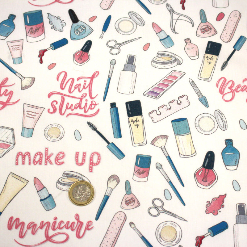Tissu cotonnade MAKE - UP GIRLY, motifs maquillages et parfums, tons roses, bleus, écrus - tissuspipi.com