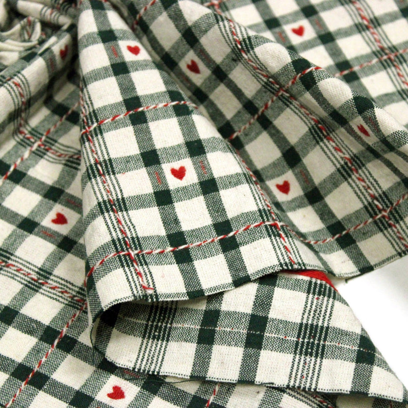 Tissu coton épais COEUR DES ALPES : carreaux traditionnels de chalet & petits cœurs tissés – 2 coloris disponibles - tissuspipi.com
