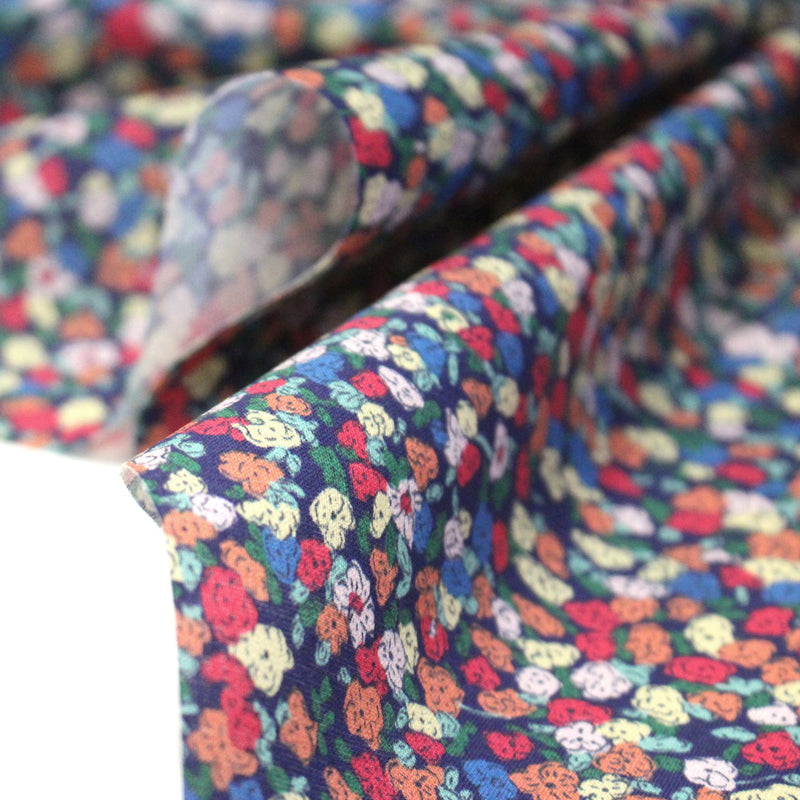 Tissu cotonnade fleurie ZELIE, fines fleurs & fond bleu ou blanc - OEKO - TEX - tissuspipi.com