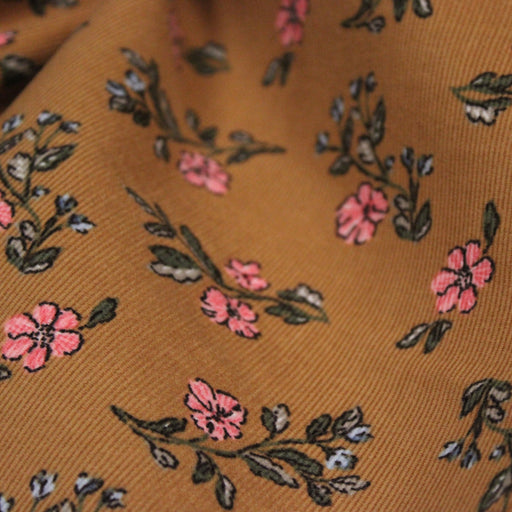 Tissu velours milleraies imprimé ocre aux fines fleurs roses & fines feuilles - STANDARD 100 OEKO-TEX - tissuspipi.com